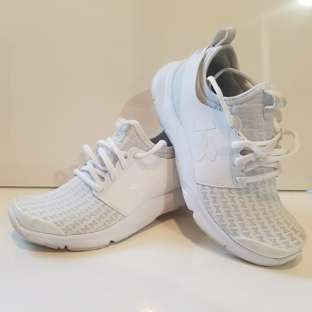Women's Under Armour Shoes size 6